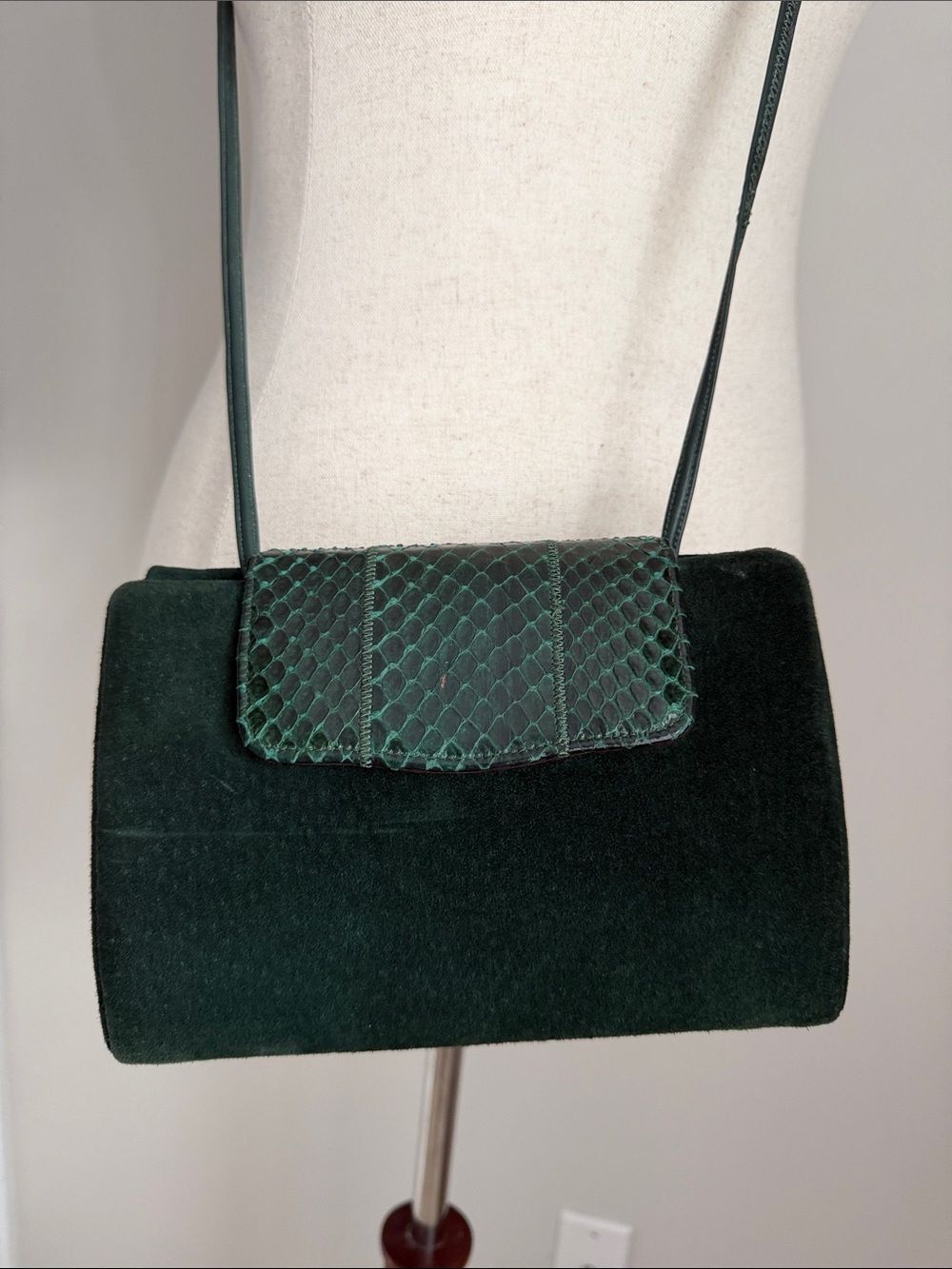 Vintage Palizzio Emerald Green Suede Reptile Flap Shoulder Bag Purse